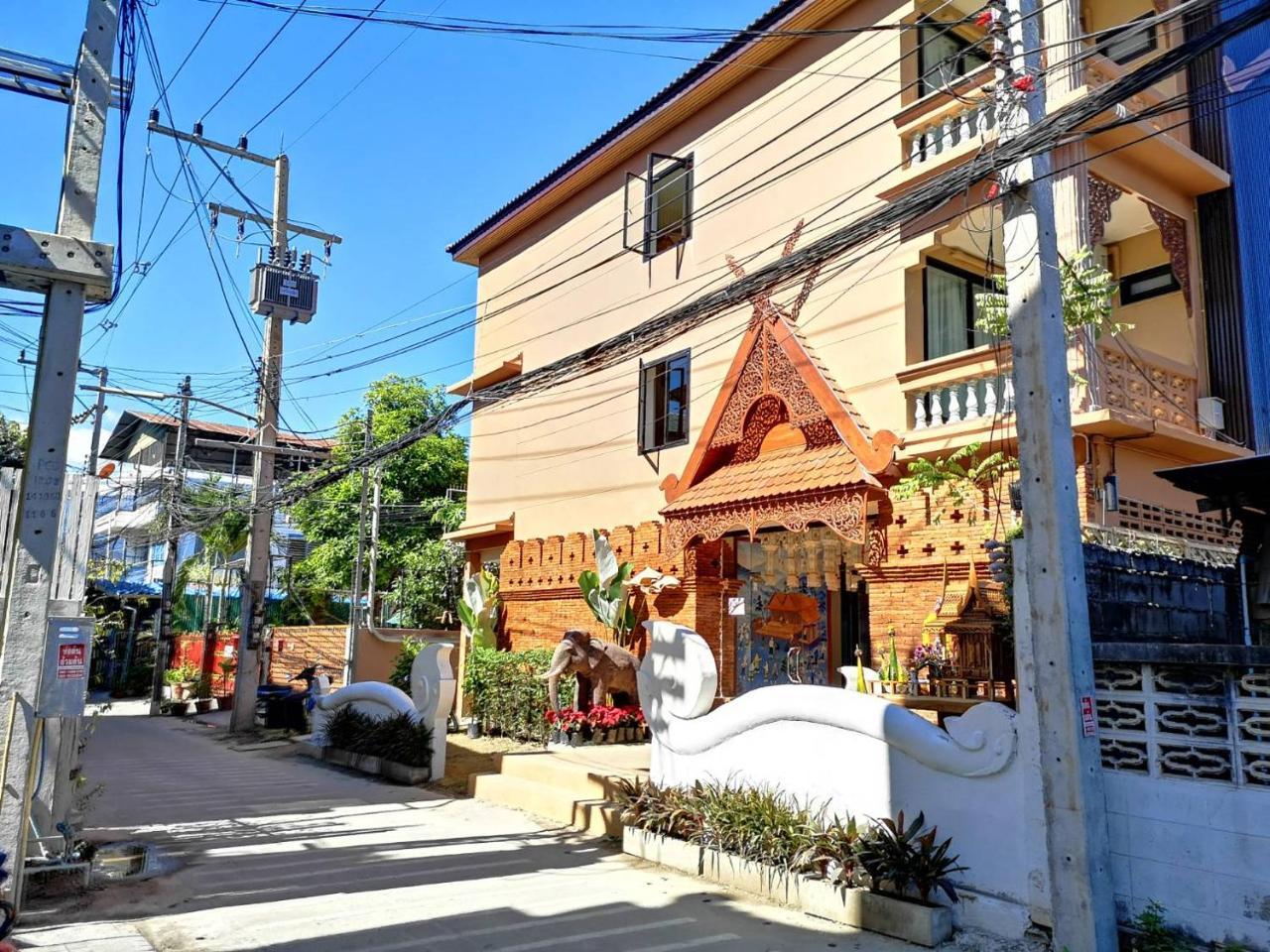 Anumat Premium Budget Hotel Chiang Mai Exterior photo